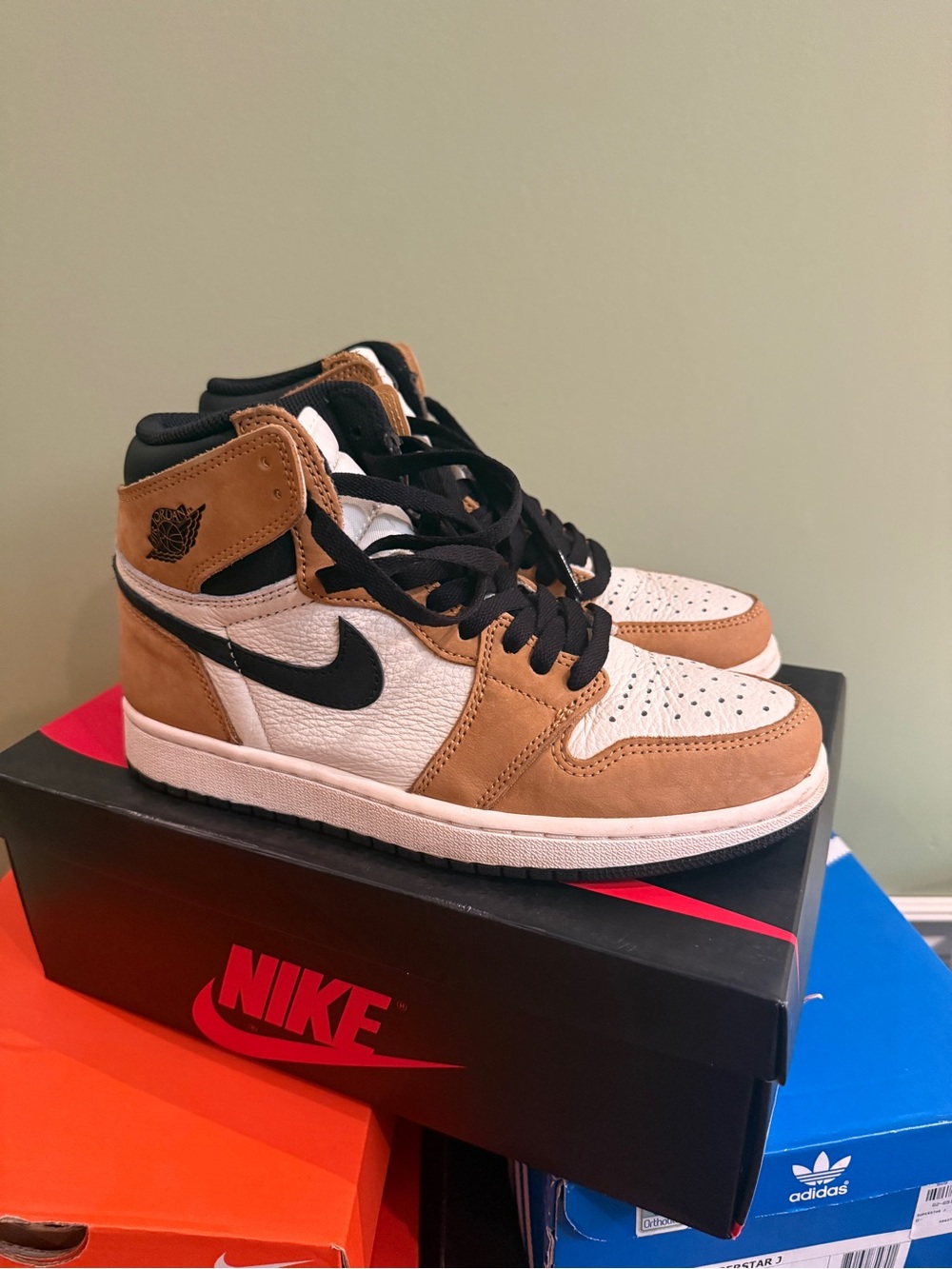 Authentic Nike Air Jordan 1 Retro High OG Size 39 Sneakers
